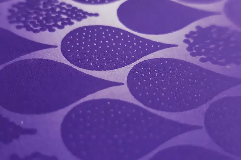 Lakier wybiórczy (Spot UV) — podkreślenie wybranych elementów